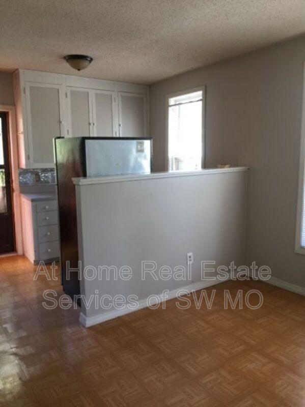 Photo - 530 W Mt Vernon St Unit Apt #4