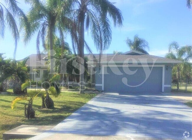 Building Photo - 1744 SE Berkshire Blvd Rental