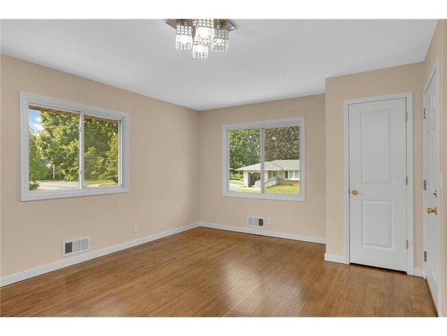 Photo - 4949 Jackson St NE