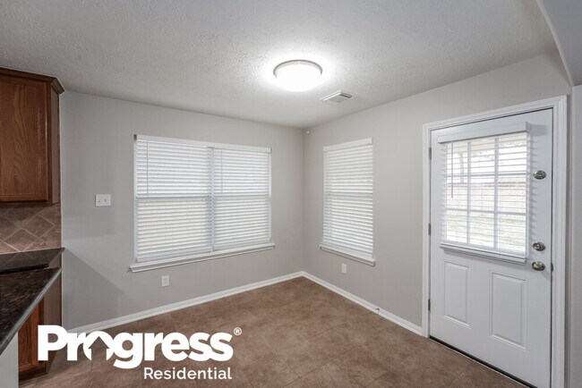Photo - 7811 Iris Glen Ln