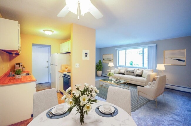 Photo - Rockside Place