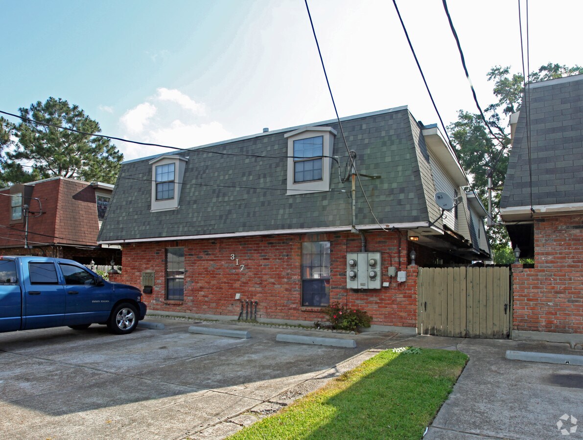 Photo - 317-321 Clearview Pky Apartments