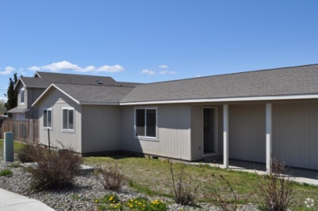 Building Photo - 608 East Remington Drive Unit 608 E Remington Rental
