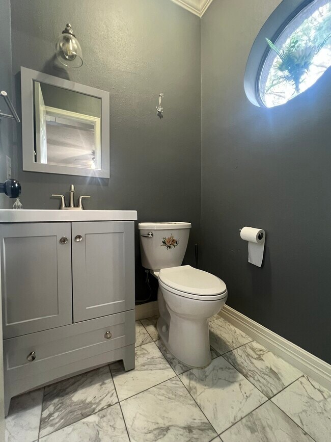 Photo - 736 Country Pl Dr Unidad E