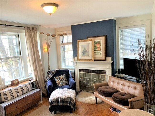 Building Photo - 31 Concord Ave Unit 1 Rental