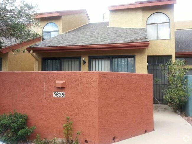 Building Photo - Town Home For Rent