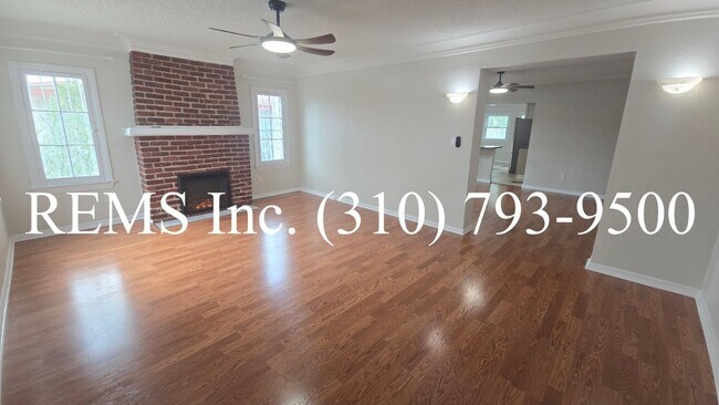 Photo - Front House with Laundry and Parking Unit 3007