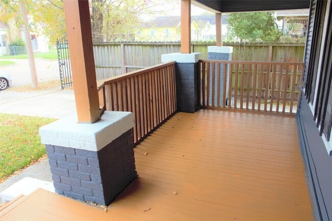 Photo - 3314 Holman St