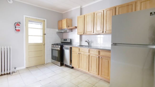 Photo - 47 65th St Unit 1