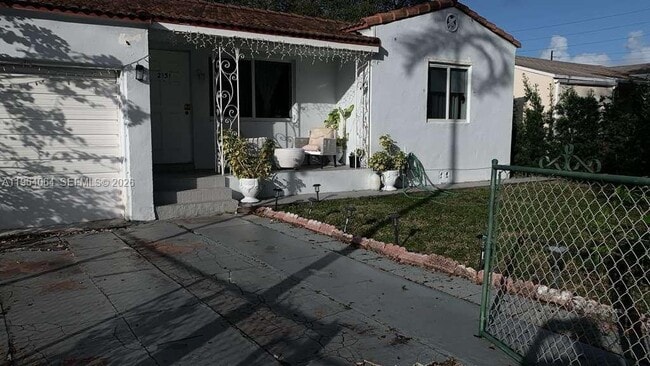 Photo - 2131 Arthur St