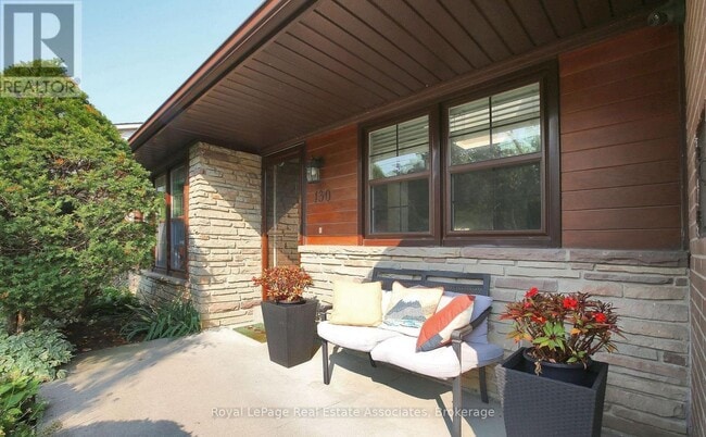Photo - 130 Grandview Ave