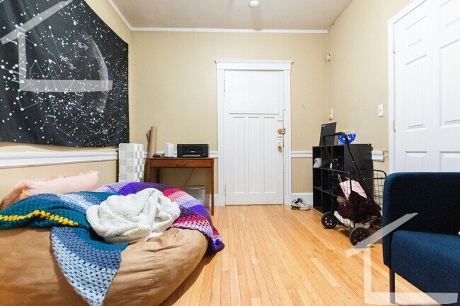 Photo - 4 bed Right in the heart of BU....