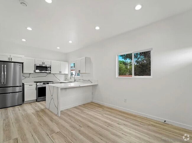 Building Photo - 7231 Mohawk St Rental
