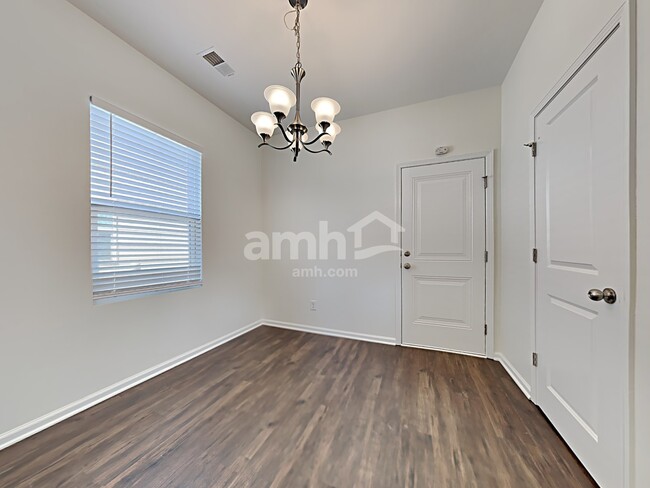 Photo - 405 Ridgedale Rd