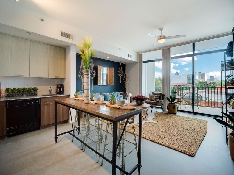 Photo - 935 Marietta St NW