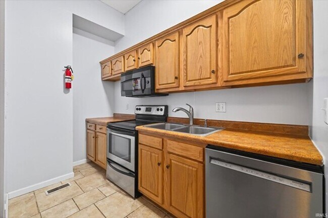 Photo - 2 bed, 2 bath Downtown Bloomington