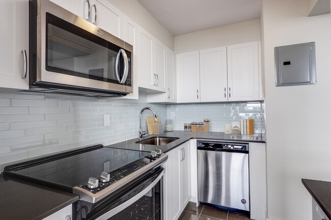 3575 BATHURST ST