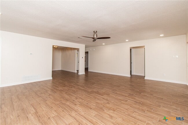 304 Timber Ridge Dr