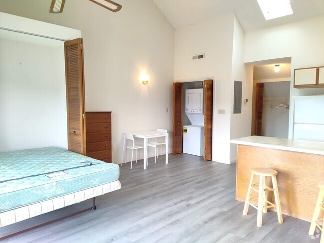 Building Photo - 510 Fairwood Lakes Dr Unit 19E Rental