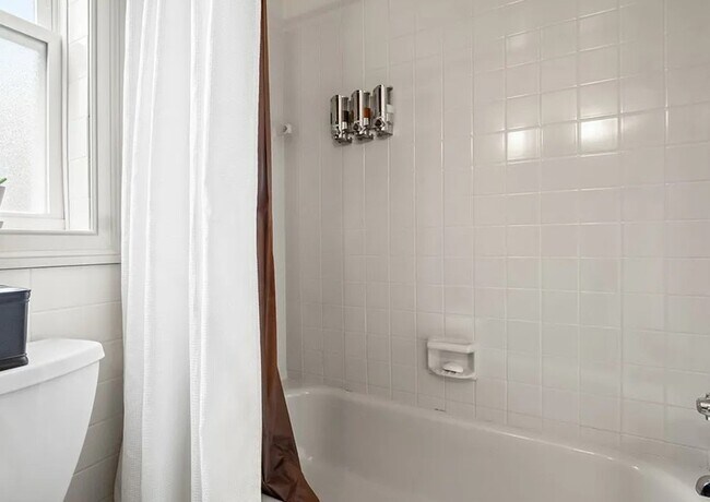 Photo - 842 Towercrest Dr House