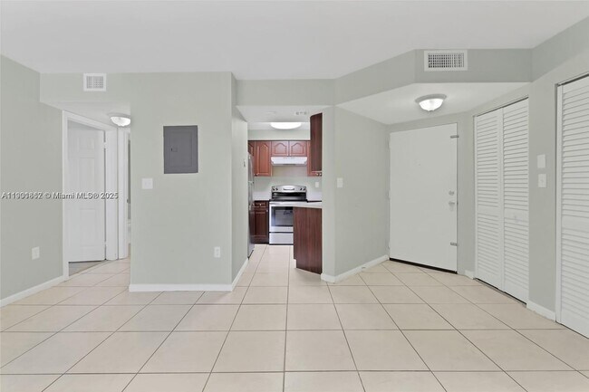 Building Photo - 8335 SW 152nd Ave Unit B203