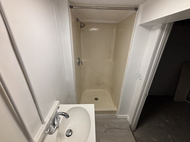 Photo - 525 Pike Ave SW