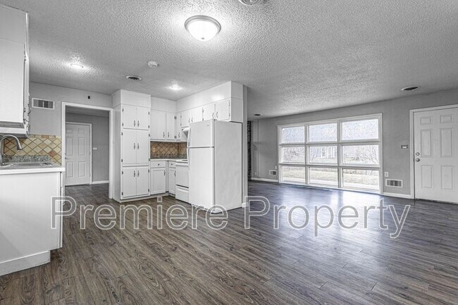 Photo - 7607 E 110th St