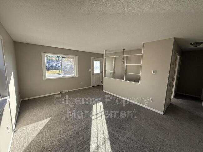 Photo - 3543 Wedgewood Dr SW