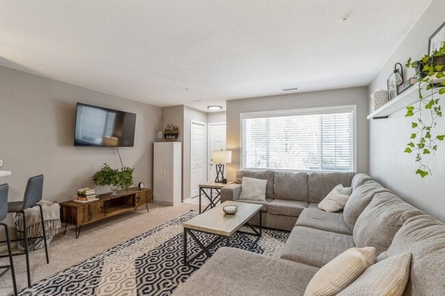 Photo - CHARMING HOME WITH EXCELLENT LOCATION!!  2 Bedroom, 1.5 Bathroom Townhome in West Des Moines!