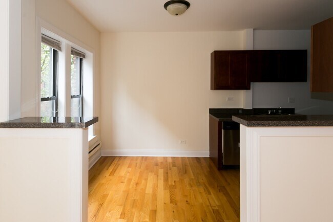 Photo - 3714 N Fremont St Unidad W3