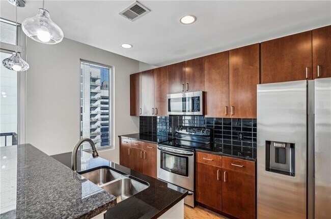 Photo - 44 Peachtree Pl NW Unit 1828