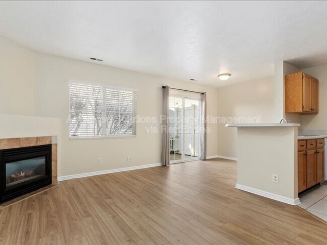 Photo - 8812 Wollemi Pine Way