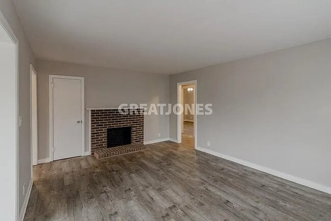 Photo - 201 Ridgewood Ave