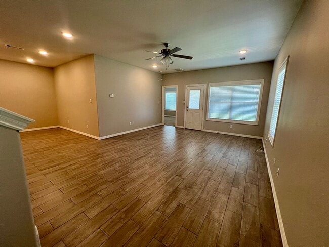 Photo - 9916 Landry Dr