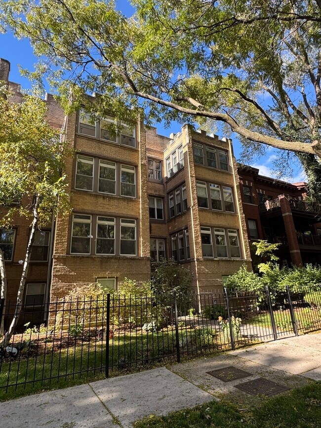 Building Photo - 4736 N Magnolia Ave