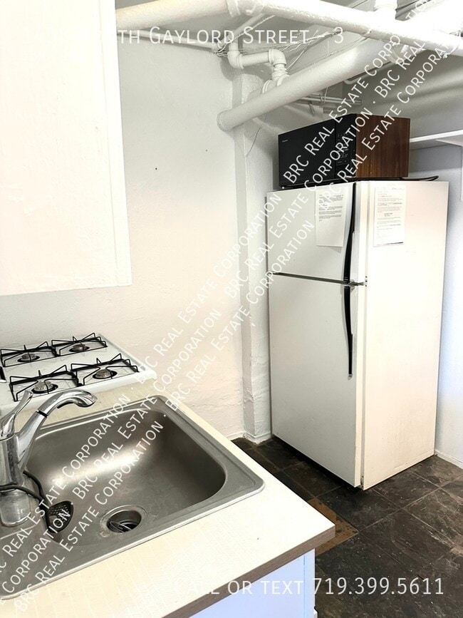 Photo - 1458 N Gaylord St Unidad 3