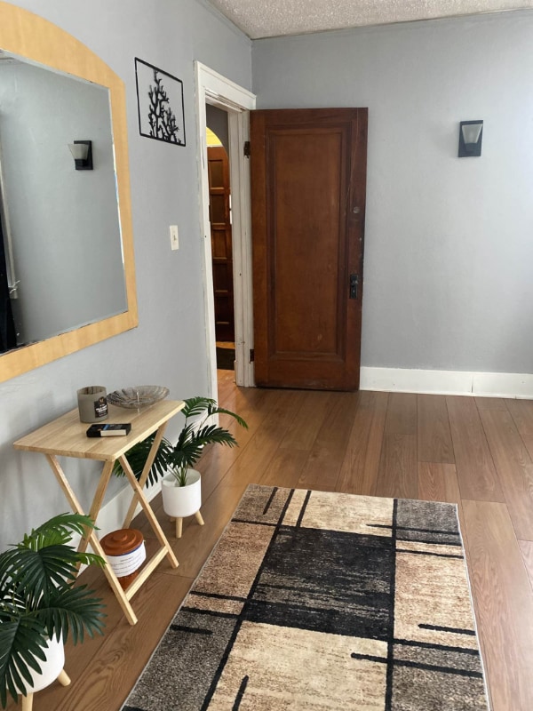 Photo - 325 Voorheis St