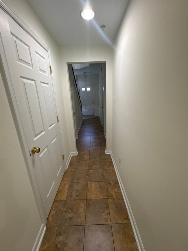 Photo - 1600 Oakridge Ln