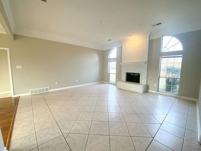 Photo - 4 bedroom, 3 bath with a Bonus room near Riverdale and Stateline
