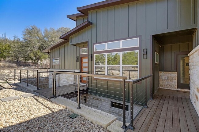 Photo - 3013 Clark Ave