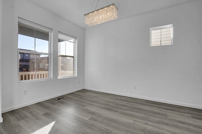 Photo - $3,150.00, 4-bed, 3.5-bath, located in Aurora with beautiful finishes.