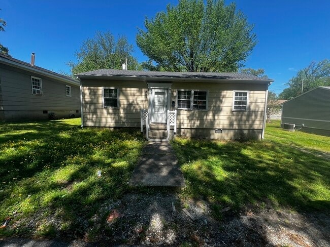 Photo - 807 Spruce St House