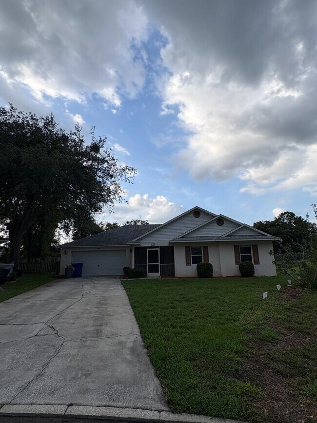 Building Photo - 436 Mango Cir