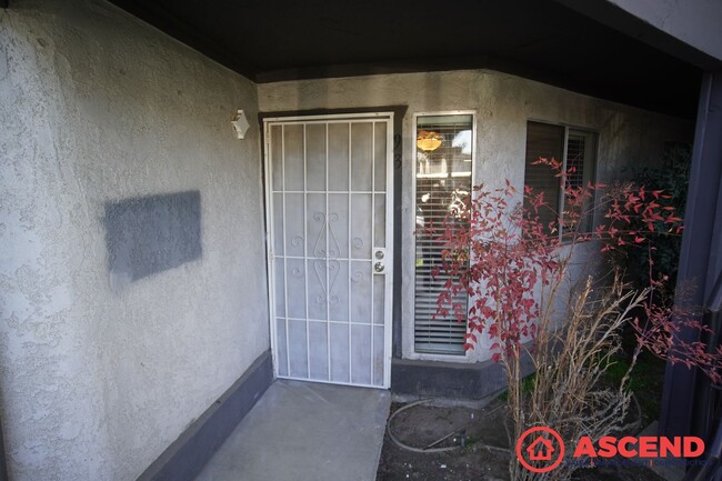 Lovely Townhome in Southwest Bakersfield! - Lovely Townhome in Southwest Bakersfield!