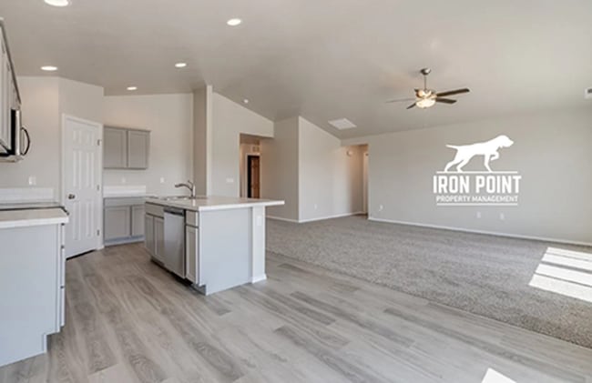 Photo - 1449 W Crooked River Dr