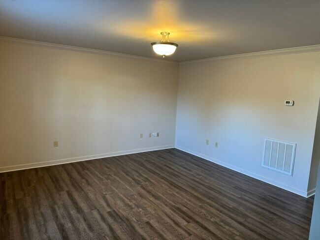 Photo - 414 W 3rd St