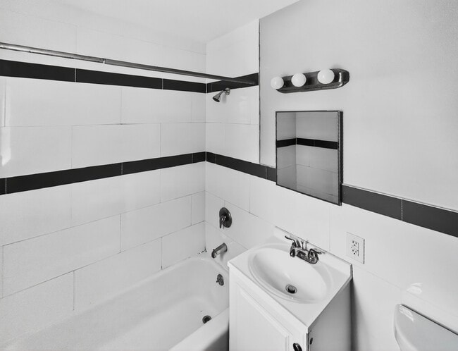 Photo - 21-25-25 Willoughby St Unit A3