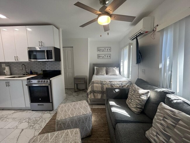 Building Photo - 201 S Ocean Blvd Unit 7