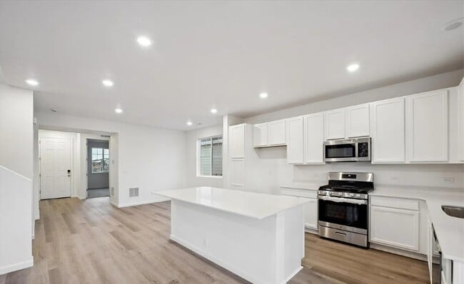 Photo - 924 Steppe Ln