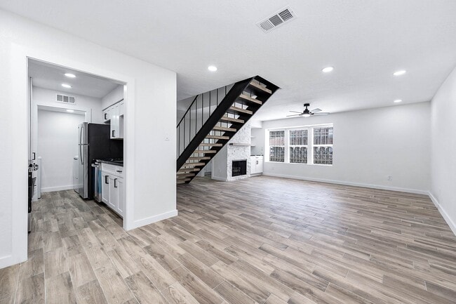 Photo - 5532 Beverly Hill St Unit 1